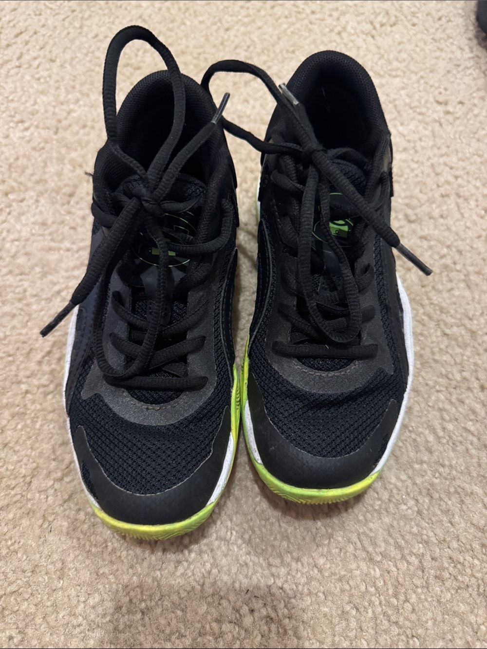 Under Armour Kids Black and Neon Green Sneakers